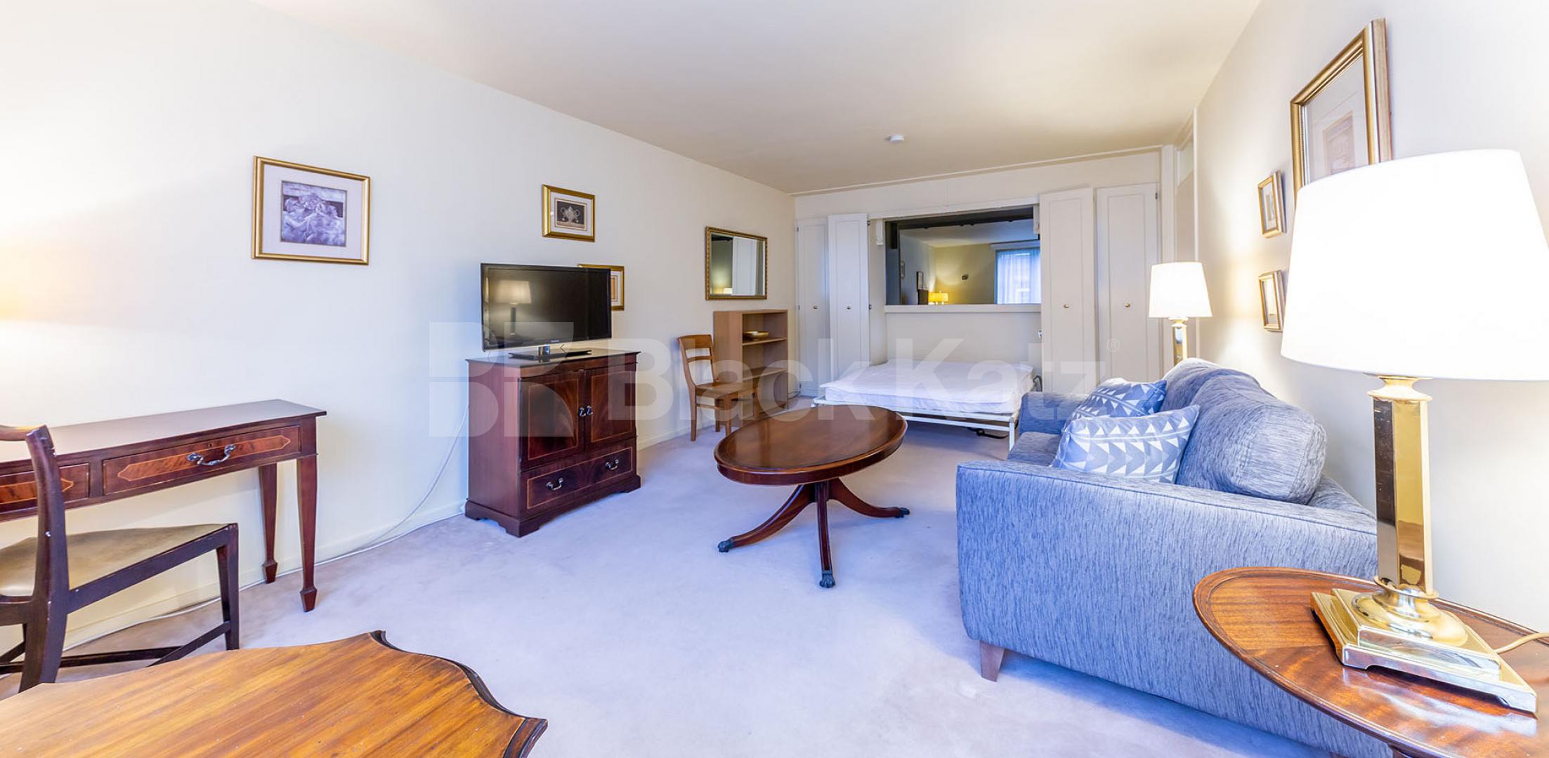 Fantastic studio loacted within a stones throw to Regents Park Cumberland Terrace Mews, Regents Park 